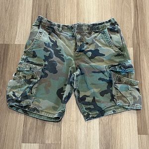 Mens Gap camo cargo shorts size 36